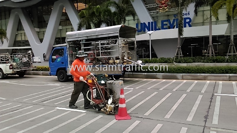 ตีเส้นถนนสีเทอร์โมพลาสติกสีขาว เหลือง โครงการแกรนด์พระราม 9